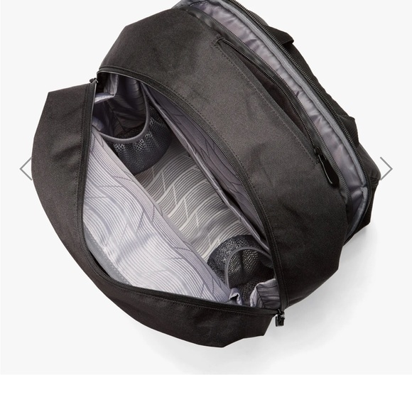 Lo & Sons Hanover 2 Deluxe Backpack - Picture 2 of 9